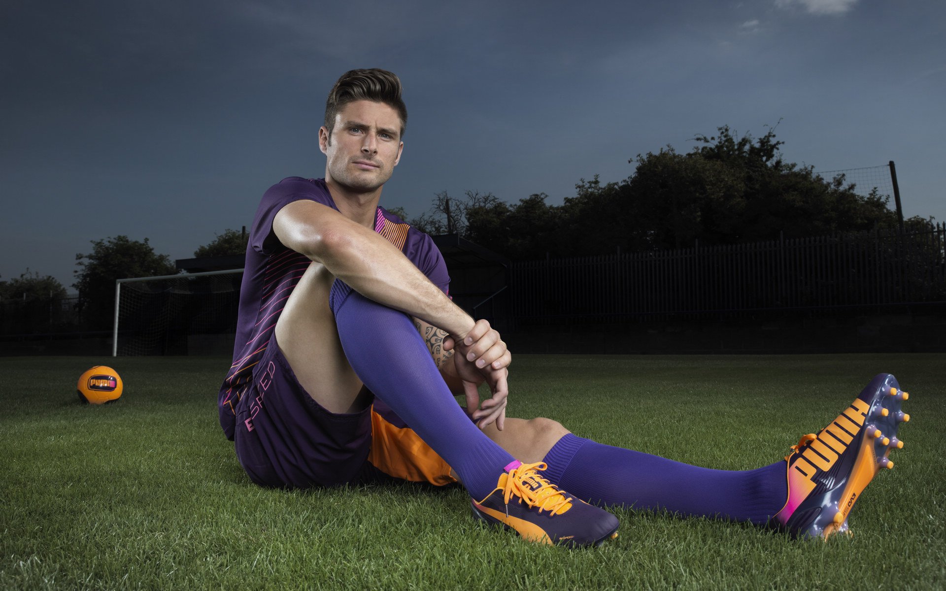 勇士对阵快船，克莱·汤普森进攻端无人可挡，三分雨浇灭快船反击火焰