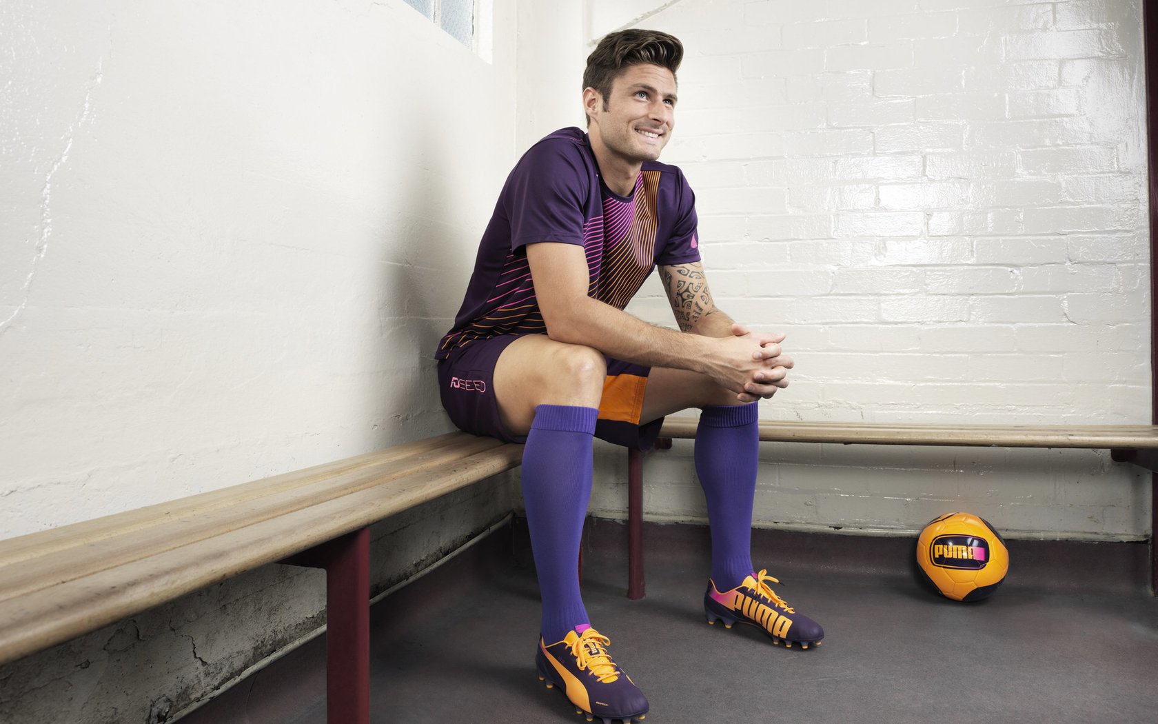 范戴克关键进球定乾坤，伊拉克关键战突围葡萄牙—绿茵场上的唯一性瞬间